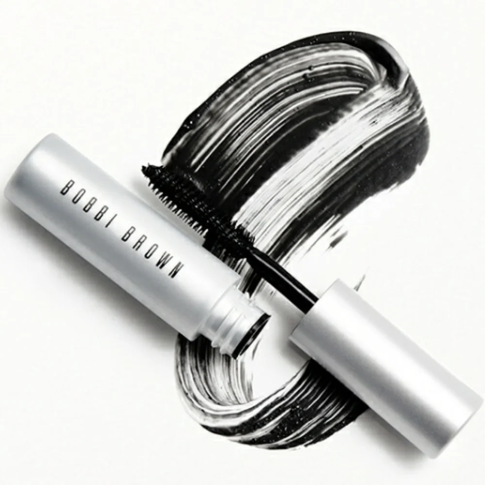 TRAVEL SIZE BOBBI BROWN SMOKEY EYE MASCARA.